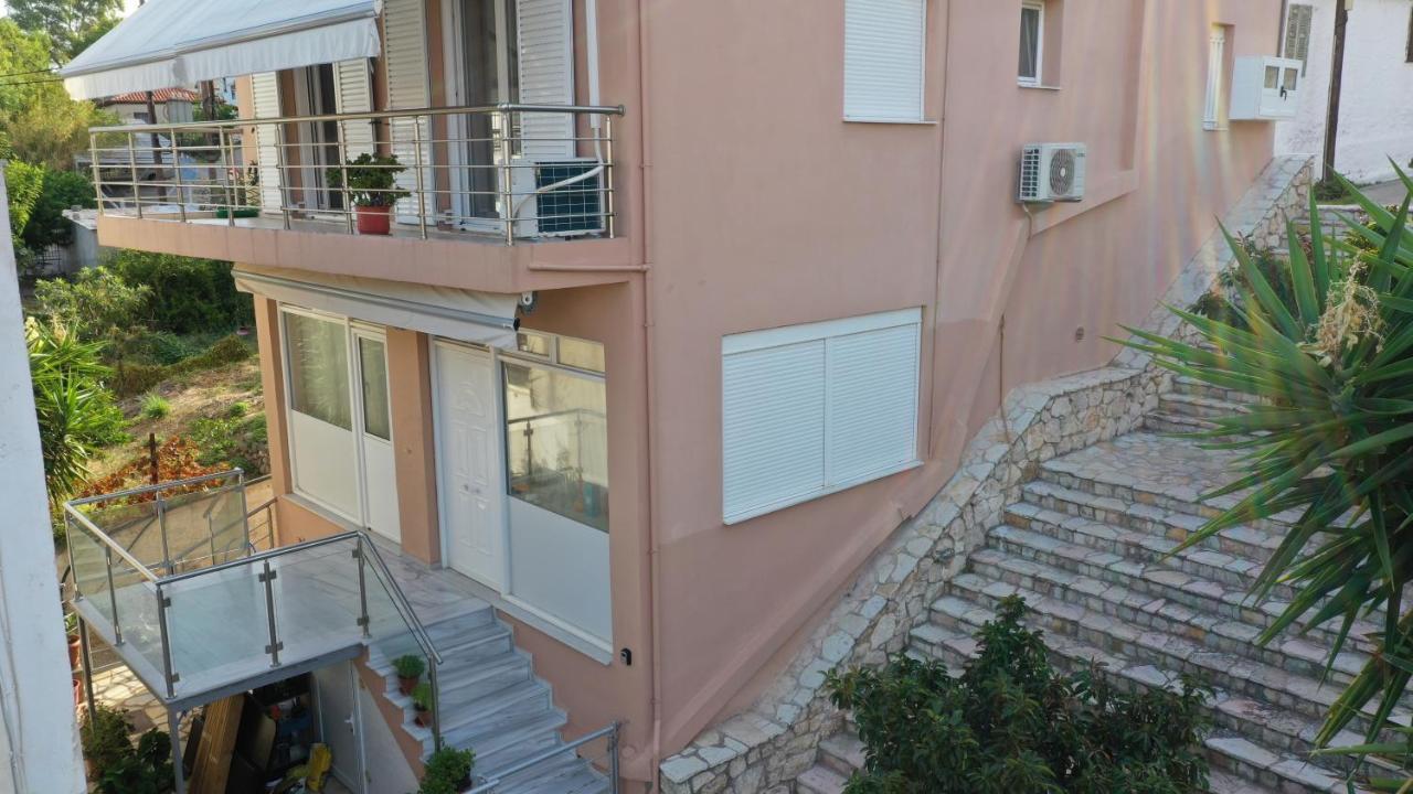Family Apartment Derveni Buitenkant foto