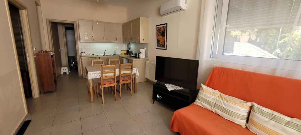 Family Apartment Derveni Buitenkant foto
